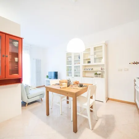 Gardappartamenti Garibaldi Centre Lägenhet
